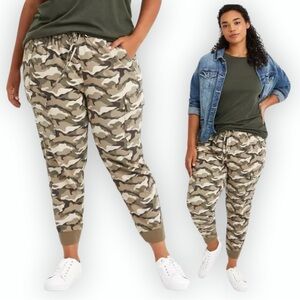 TORRID | Joggers- Relaxed Fit Stretch Challis Mid-Rise Cargo Pocket Pant Camo 2x